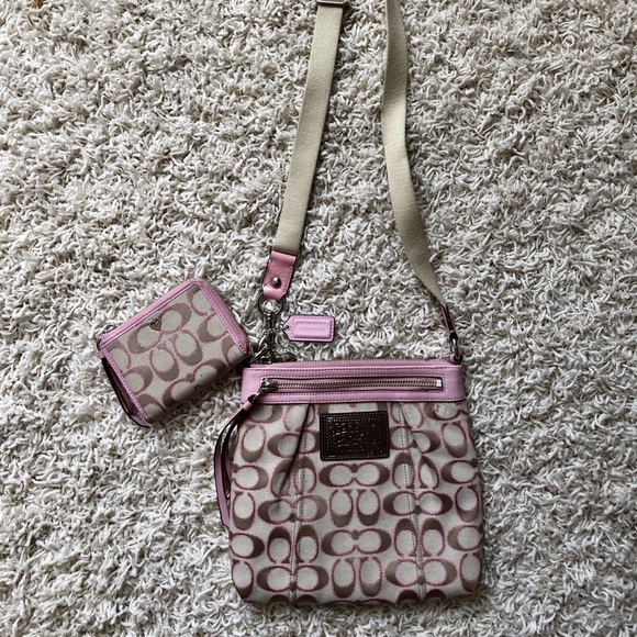 Authentic Coach crossbody bag + wallet COMBO DEAL - Picture 1 of 8
